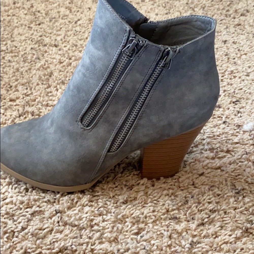 Grey boots